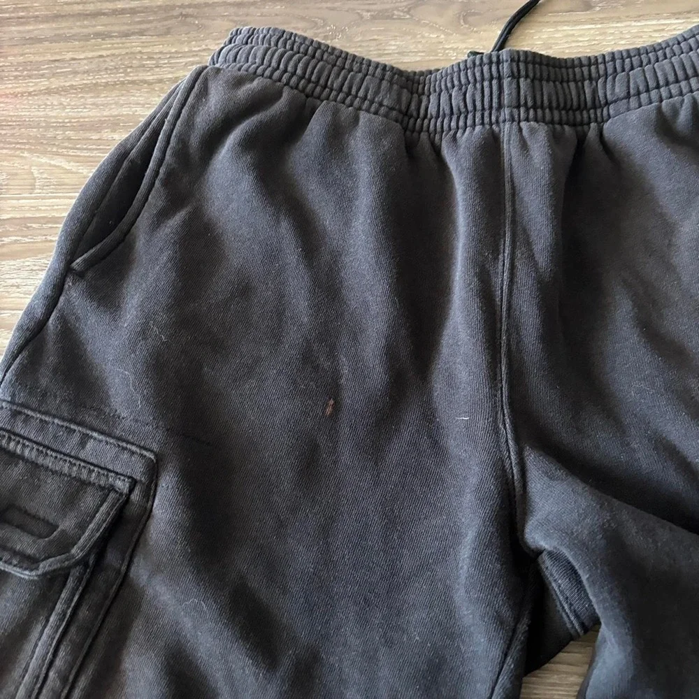 Vintage Y2K/2000s Faded Black And1 Skater Style Cargo Sweatpants! Size M